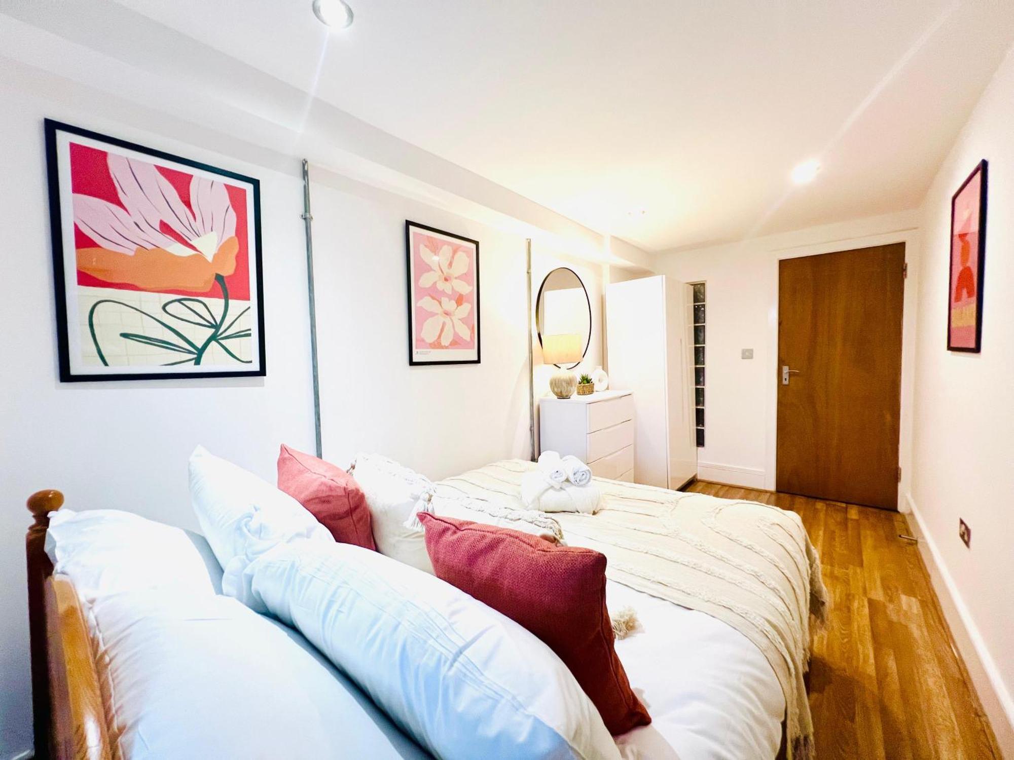 2 Bed Garden Flat- Highgate * London