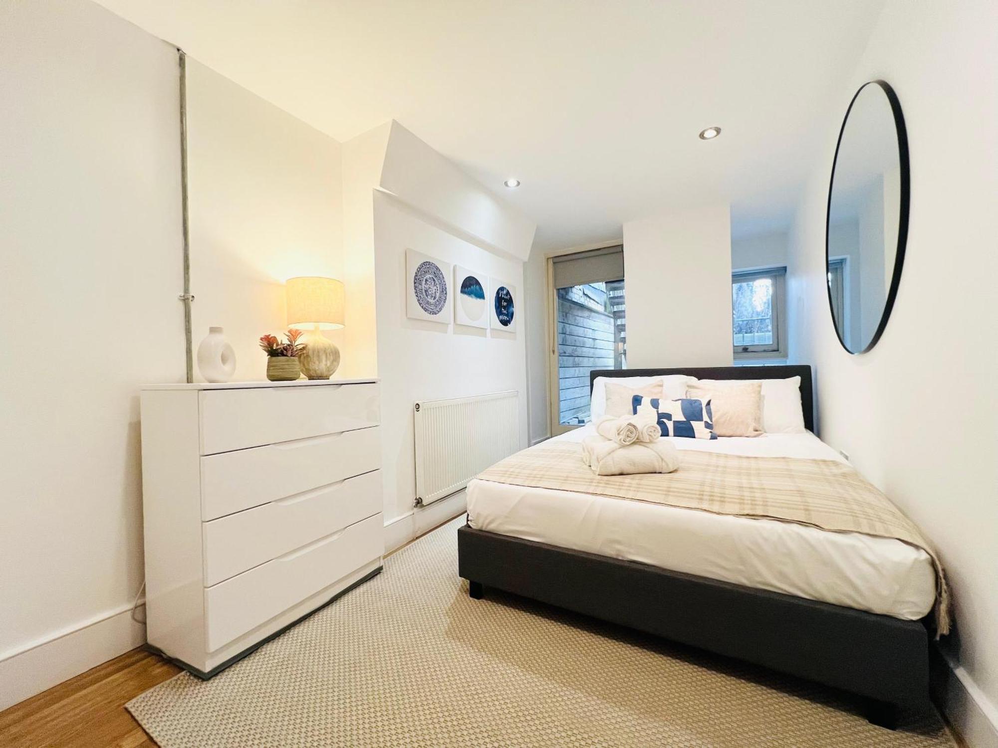 Apartment 2 Bed Garden Flat- Highgate