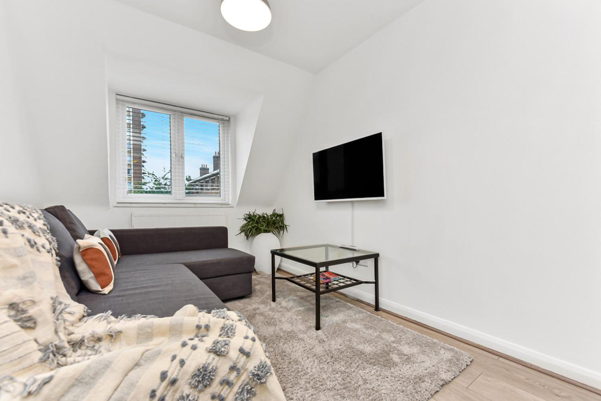 Apartment 1 Bed Apartment- Finsbury Park D London