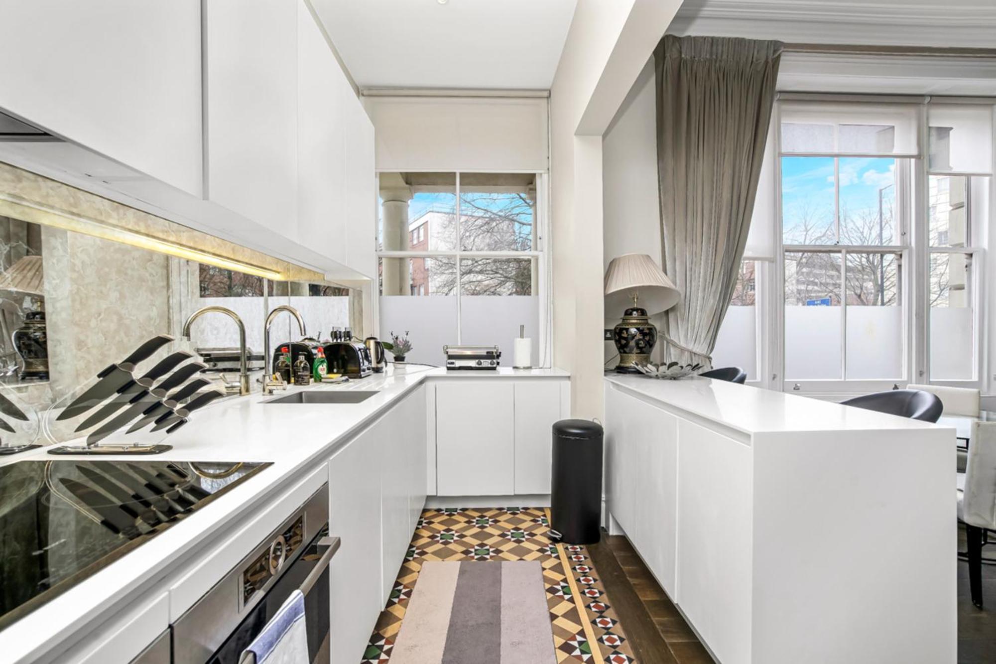 Stunning 3 Bed Paddington Apartment *