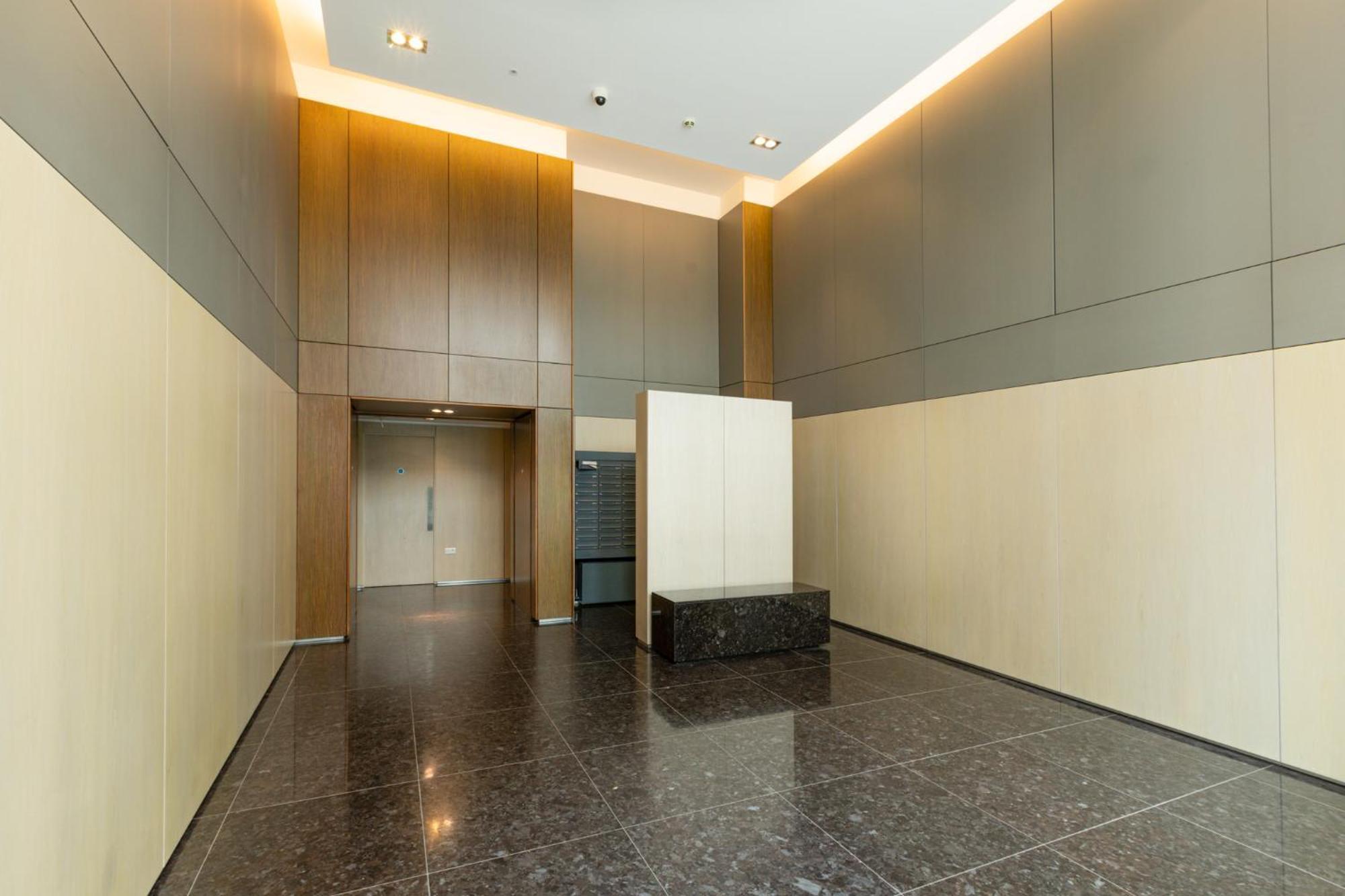 Luxury 1 Bedroom Canary Wharf Couples & Work-friendly *