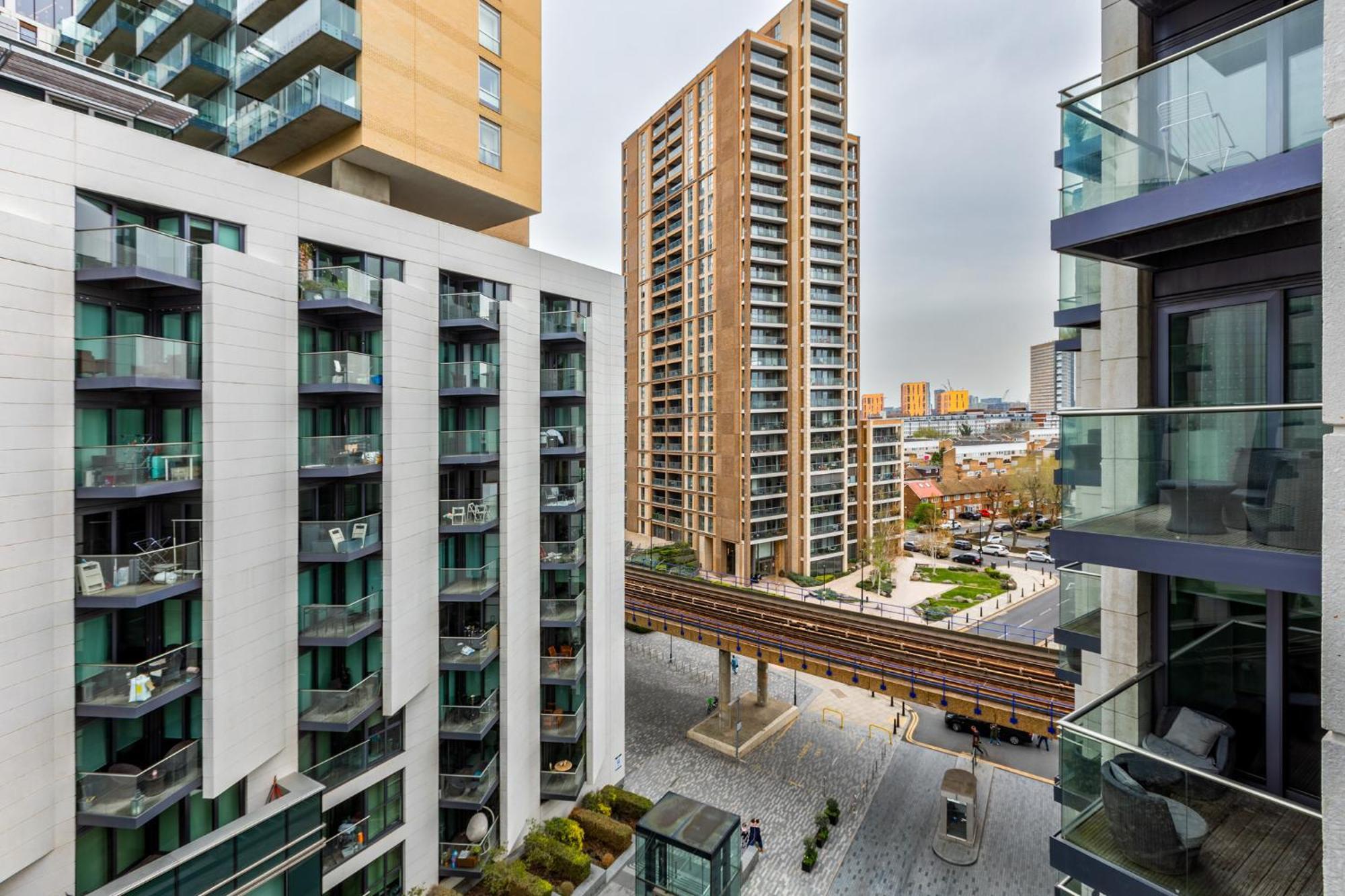 Apartment Luxury 1 Bedroom Canary Wharf Couples & Work-friendly London