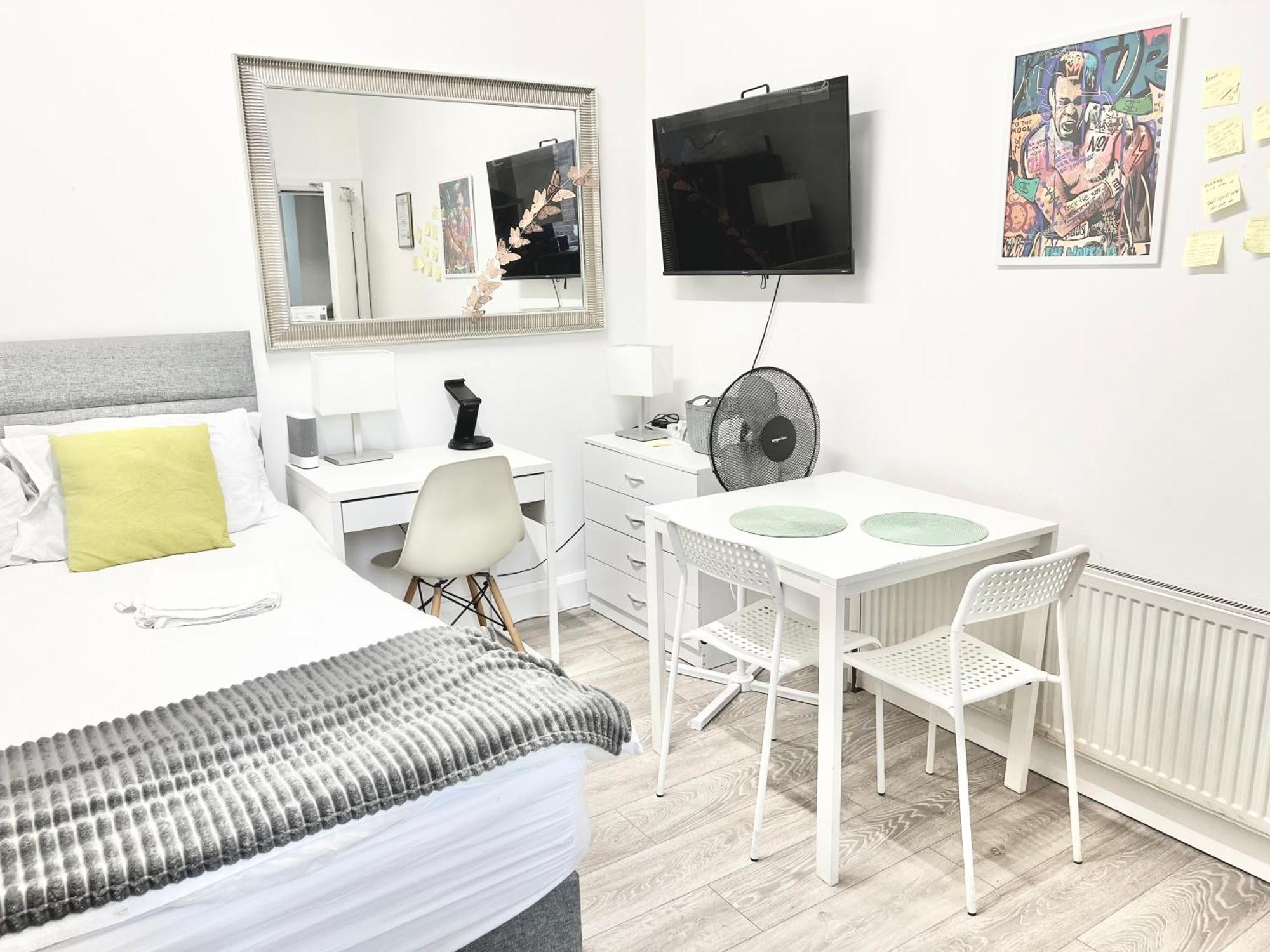 Complete Flat Netflix And Fast Wifi Apartment London