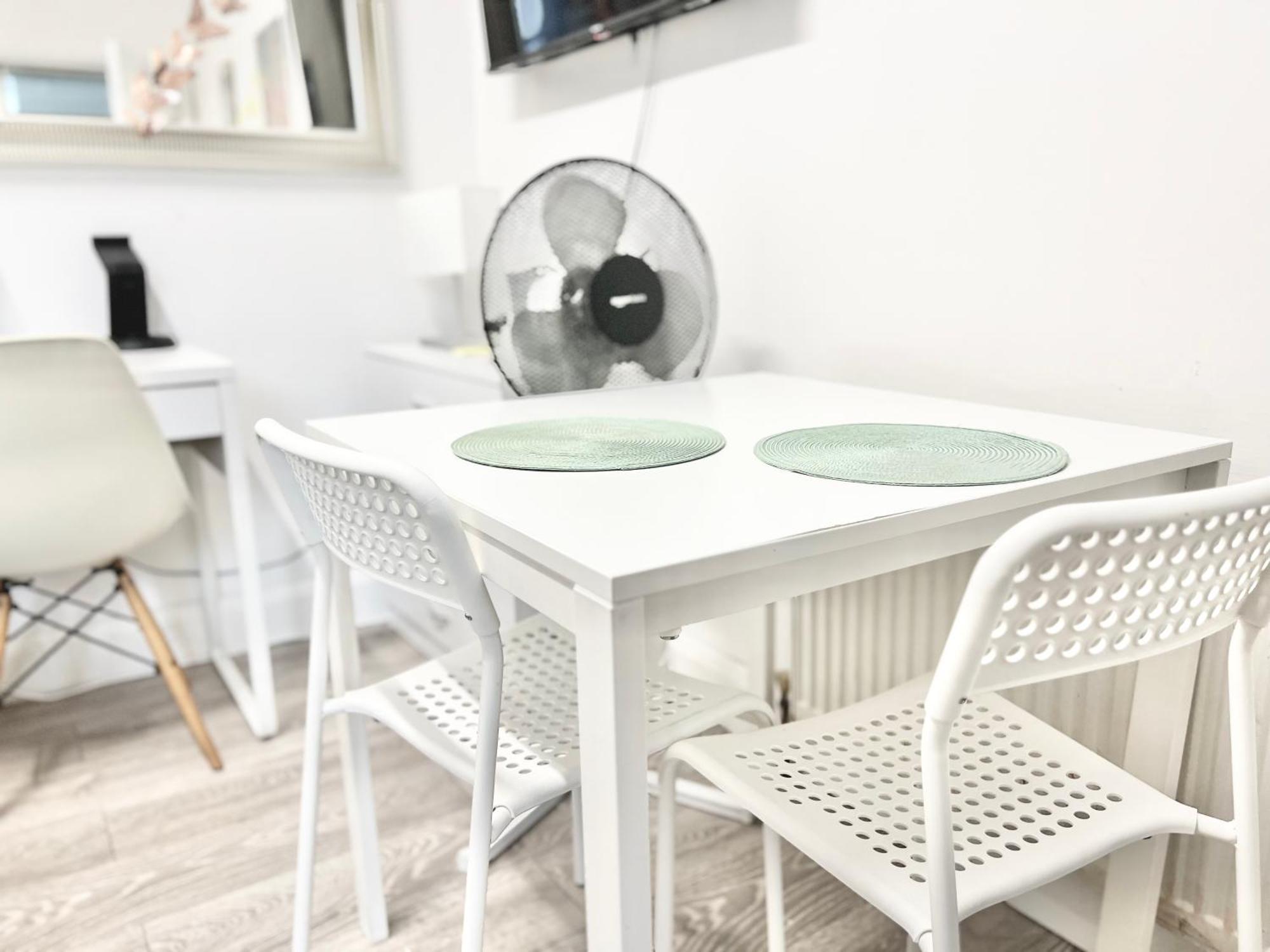 Complete Flat Netflix And Fast Wifi * London