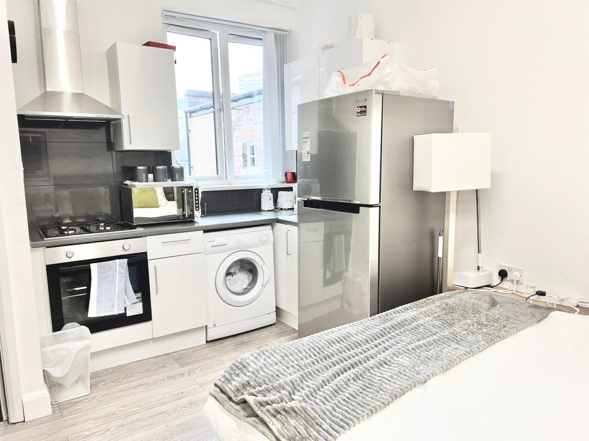 Complete Flat Netflix And Fast Wifi Apartment