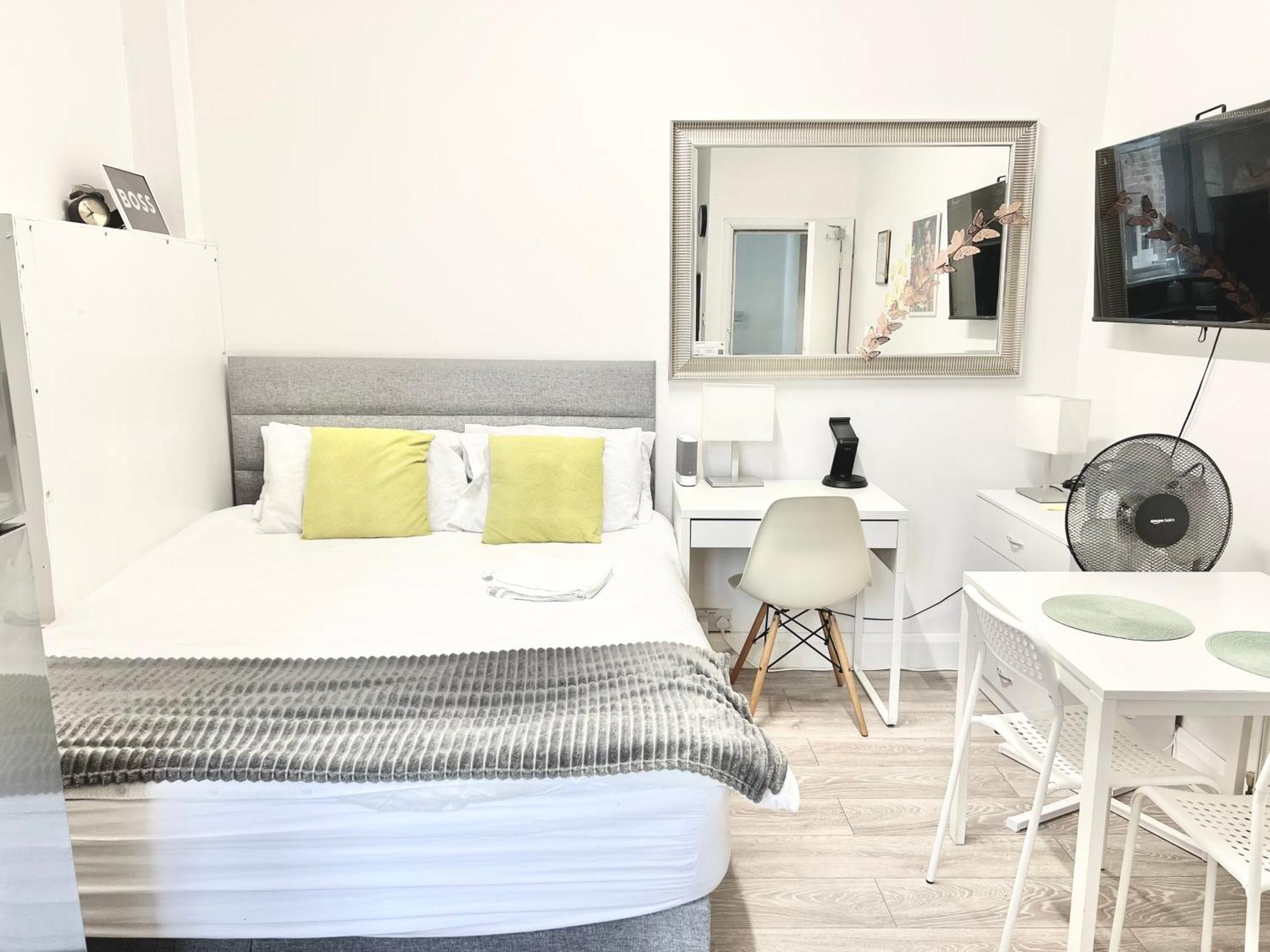 Apartment Complete Flat Netflix And Fast Wifi