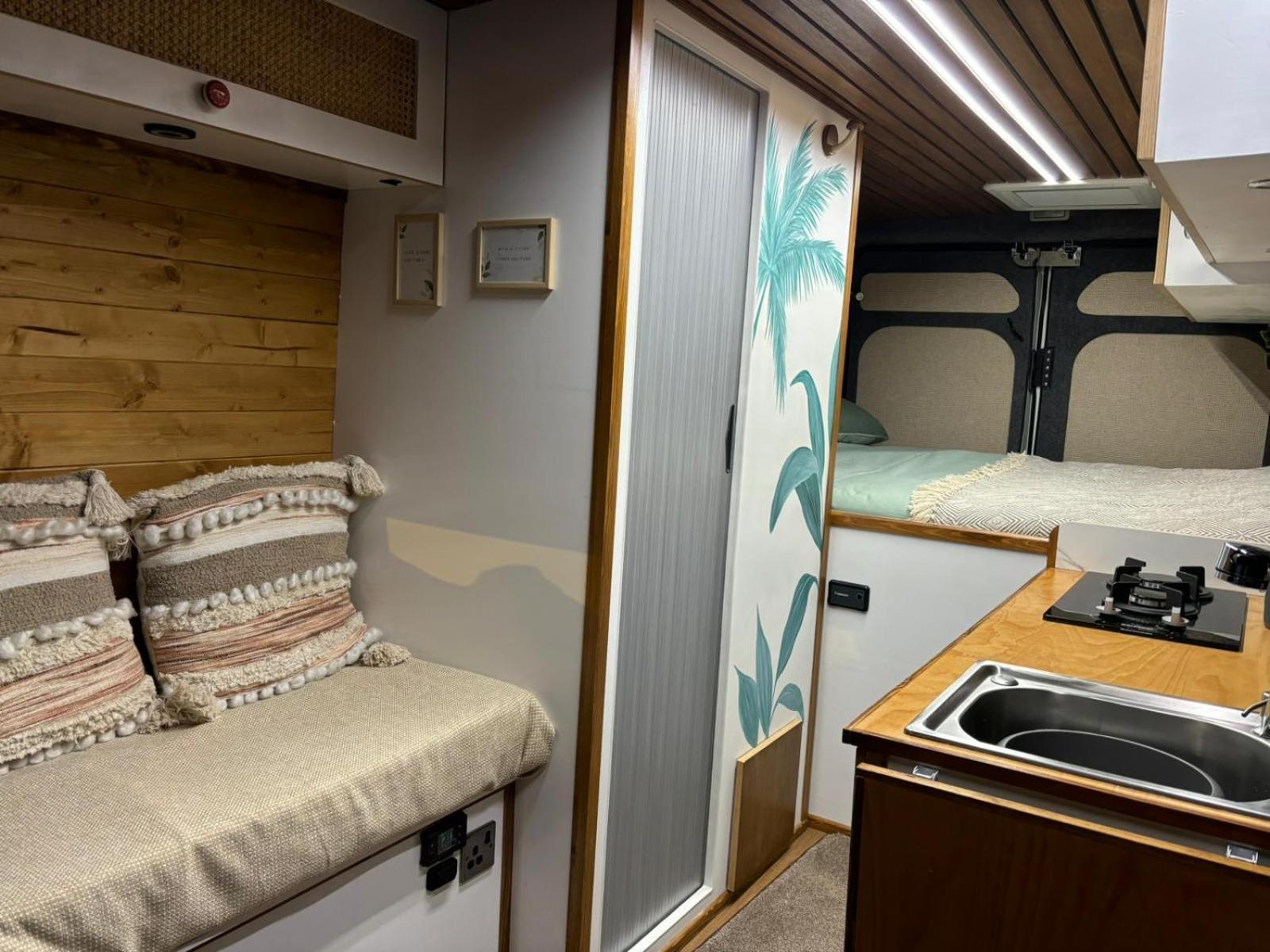 Botel Vankind - Annabel London