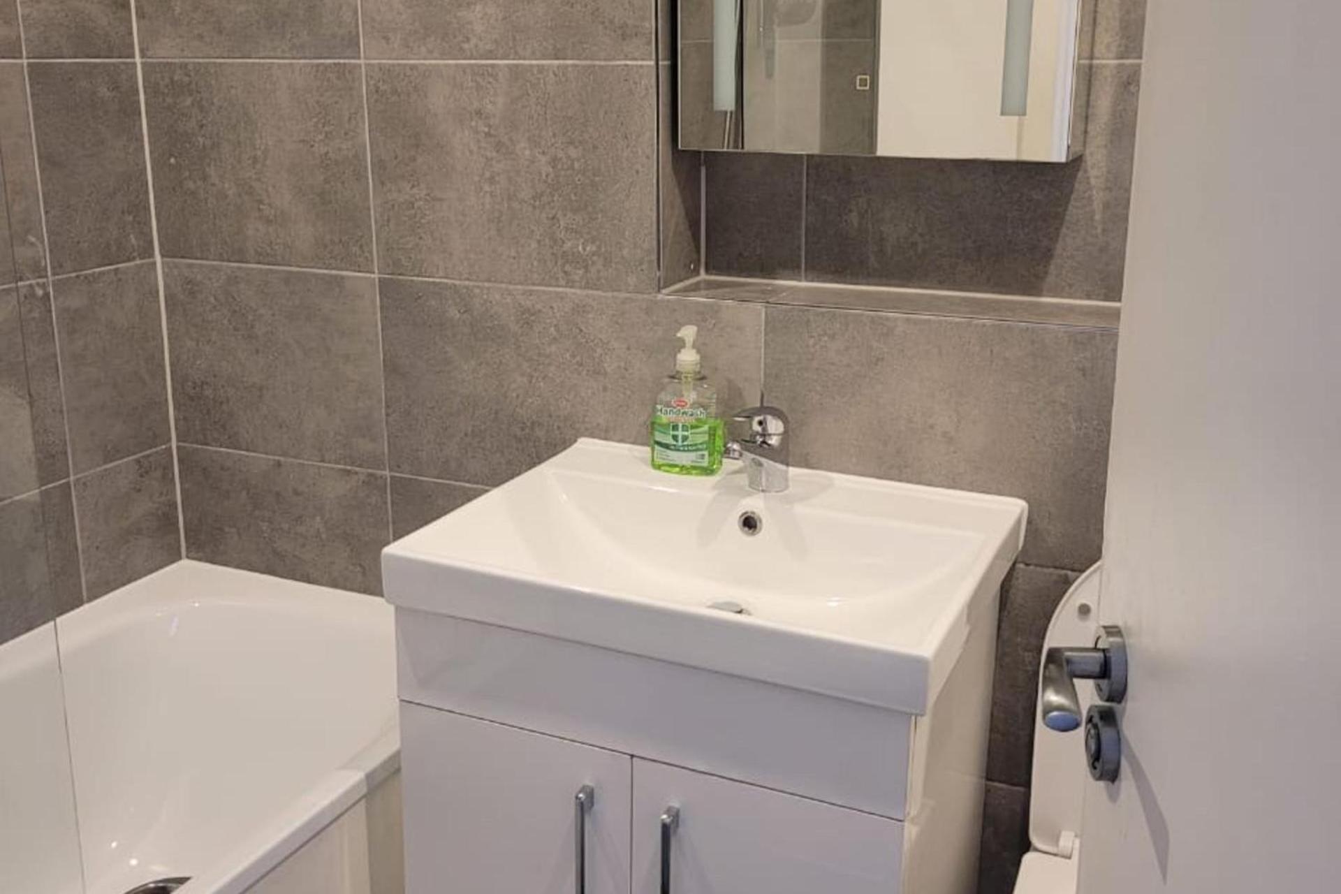 Batterseaflat Sleeps6 Refurbished Tv * Londen