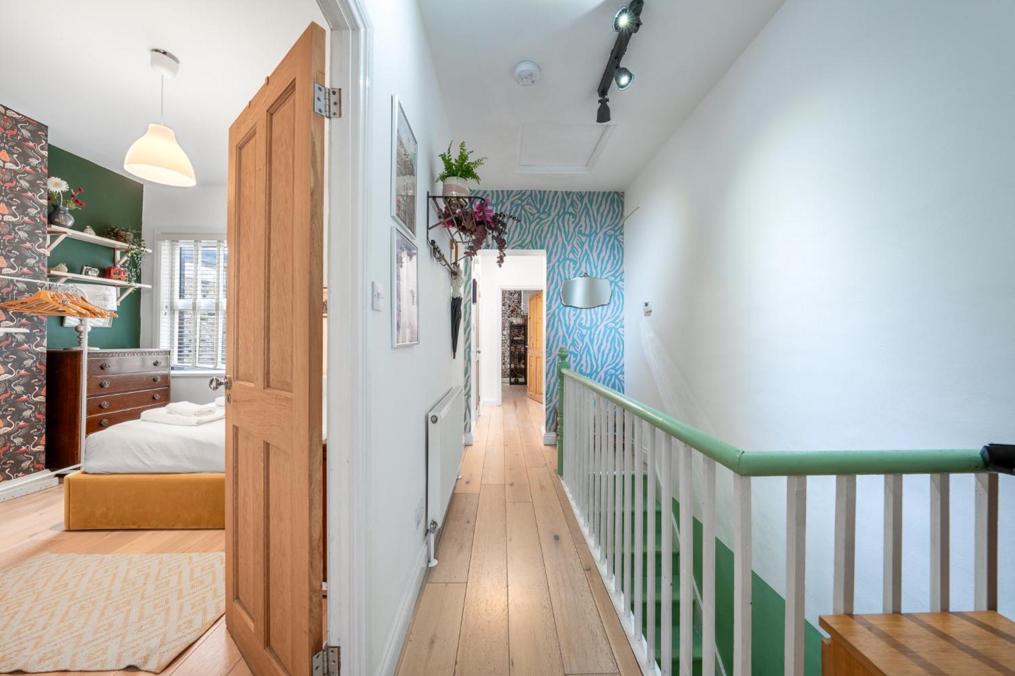 Claremont B - Apartment