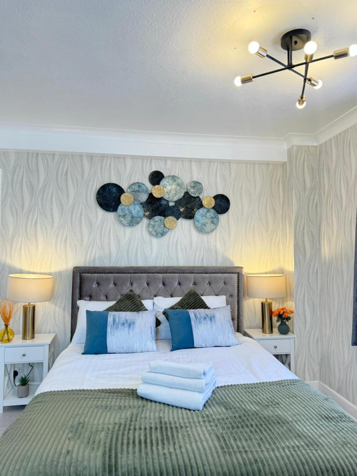 Affordable Near Oxford Street Leilighet London