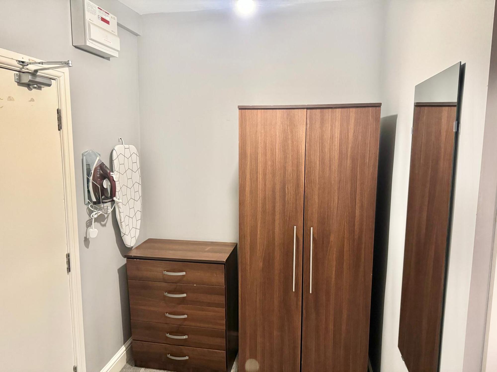 Modern En-suite By Finsbury Park Station 8 Mins To King's Cross By Tube Habitación en casa particular Londres