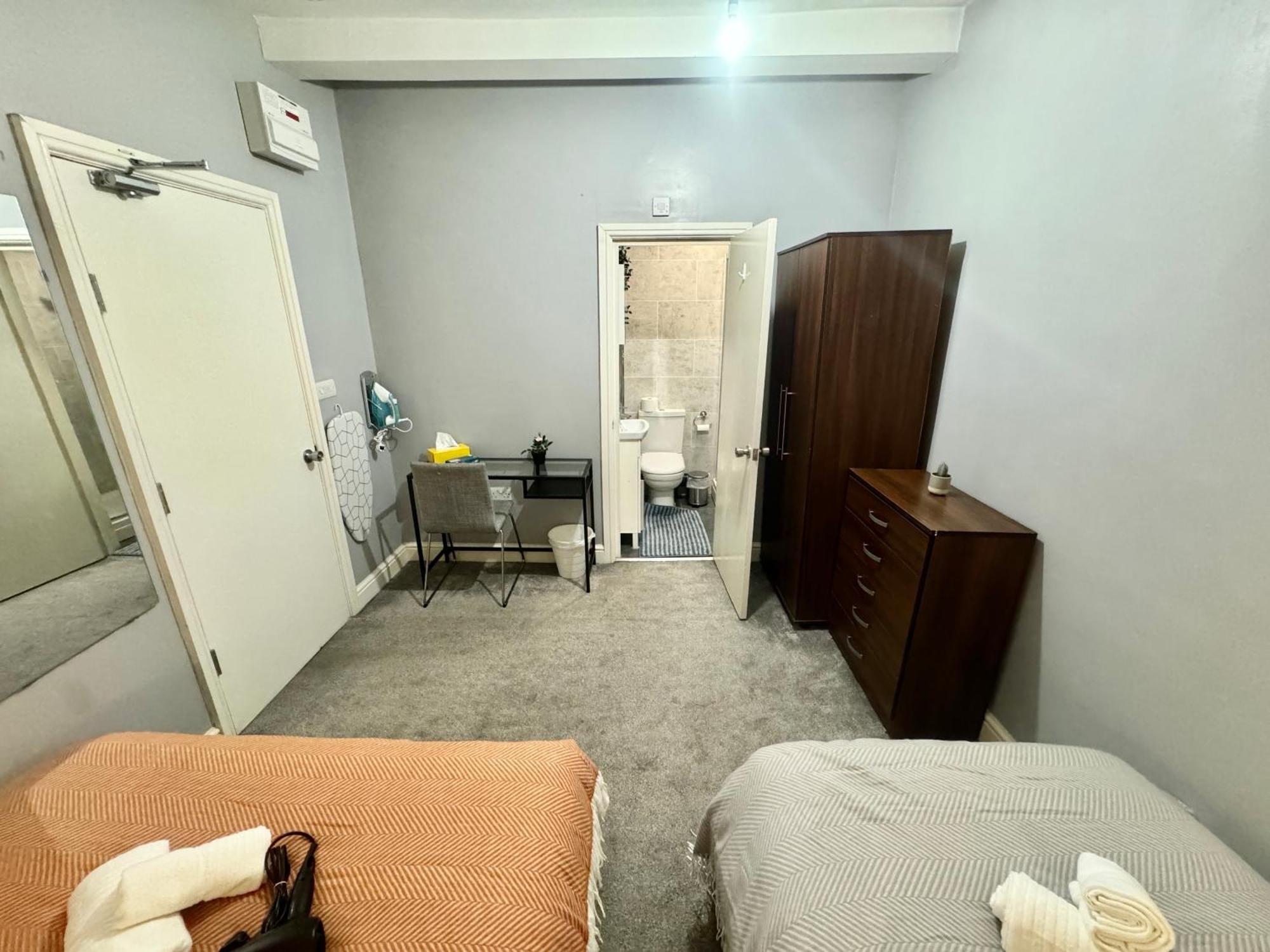 Modern En-suite By Finsbury Park Station 8 Mins To King's Cross By Tube Habitación en casa particular
