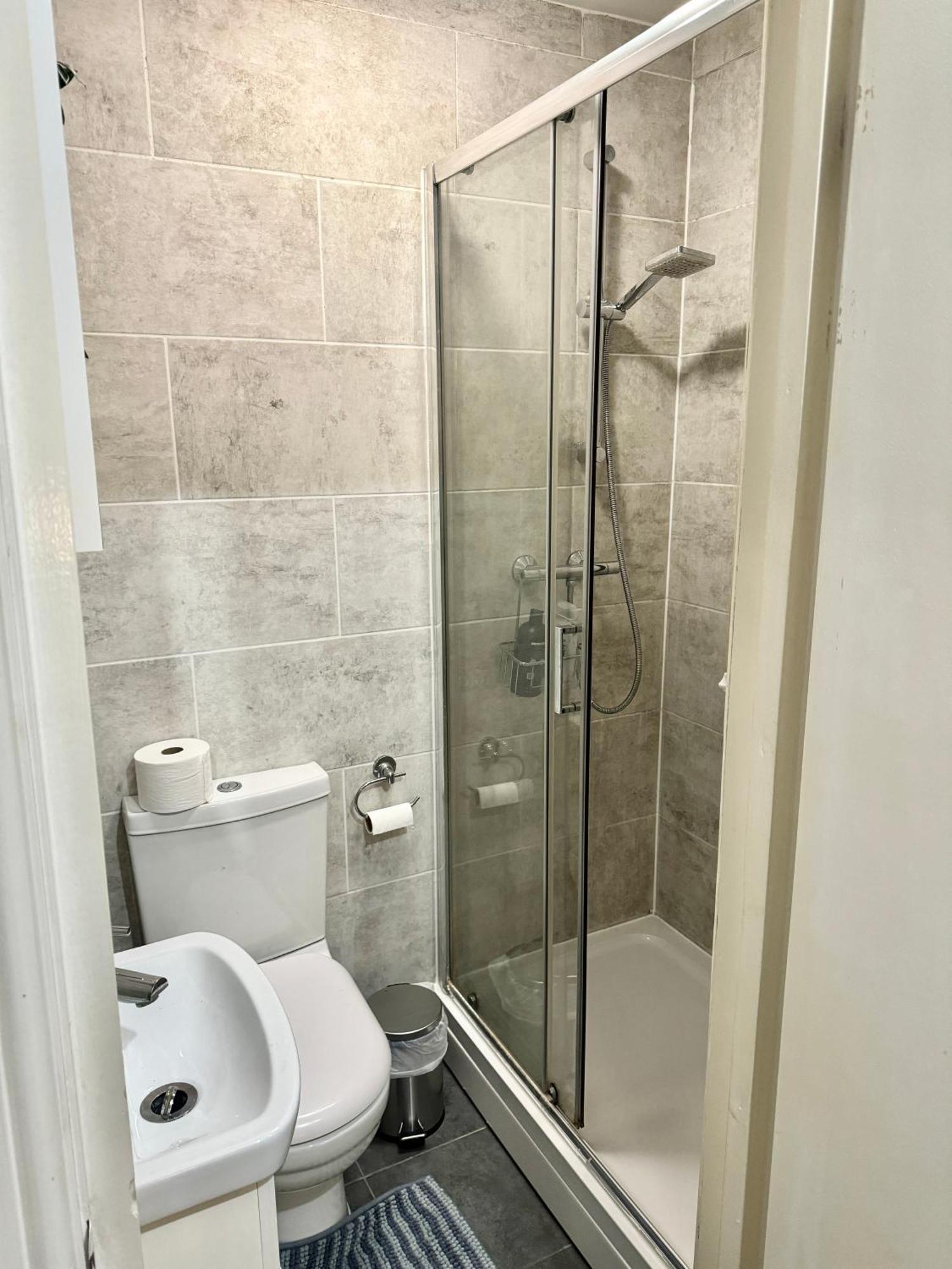 Habitación en casa particular Modern En-suite By Finsbury Park Station 8 Mins To King's Cross By Tube