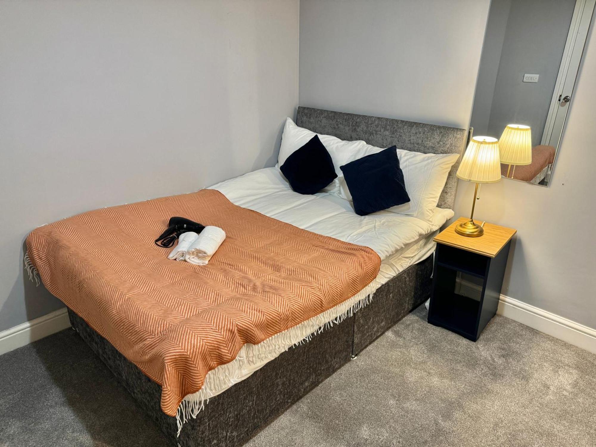 Habitación en casa particular Modern En-suite By Finsbury Park Station 8 Mins To King's Cross By Tube Londres