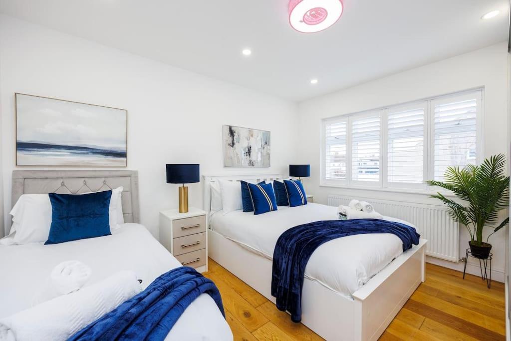 Apartment 5 Bedroom Home, London, Games , Pool Table , Air Hockey Weekly & Monthly Offers With Free Parking