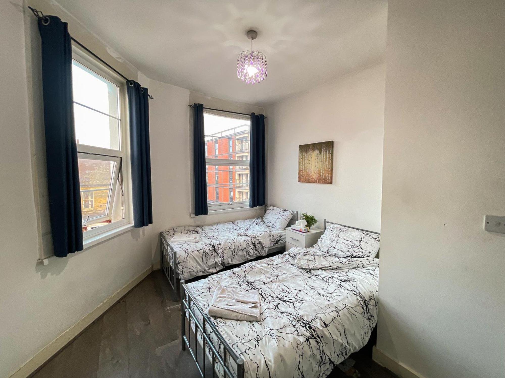Gjestgiverier At Kilburn, Seconds Away From Tube Station London