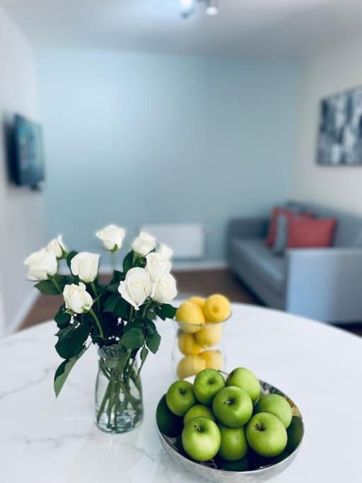 Ivy Two Bedroom & Garden In Temple Fortune * Londen