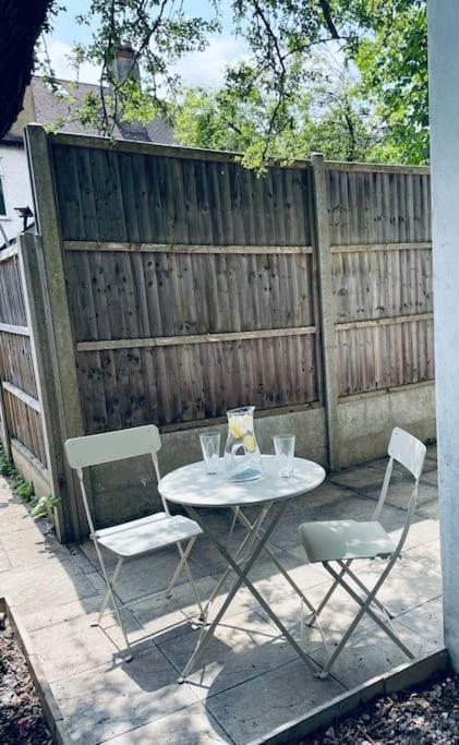 Ivy Two Bedroom & Garden In Temple Fortune * Londen