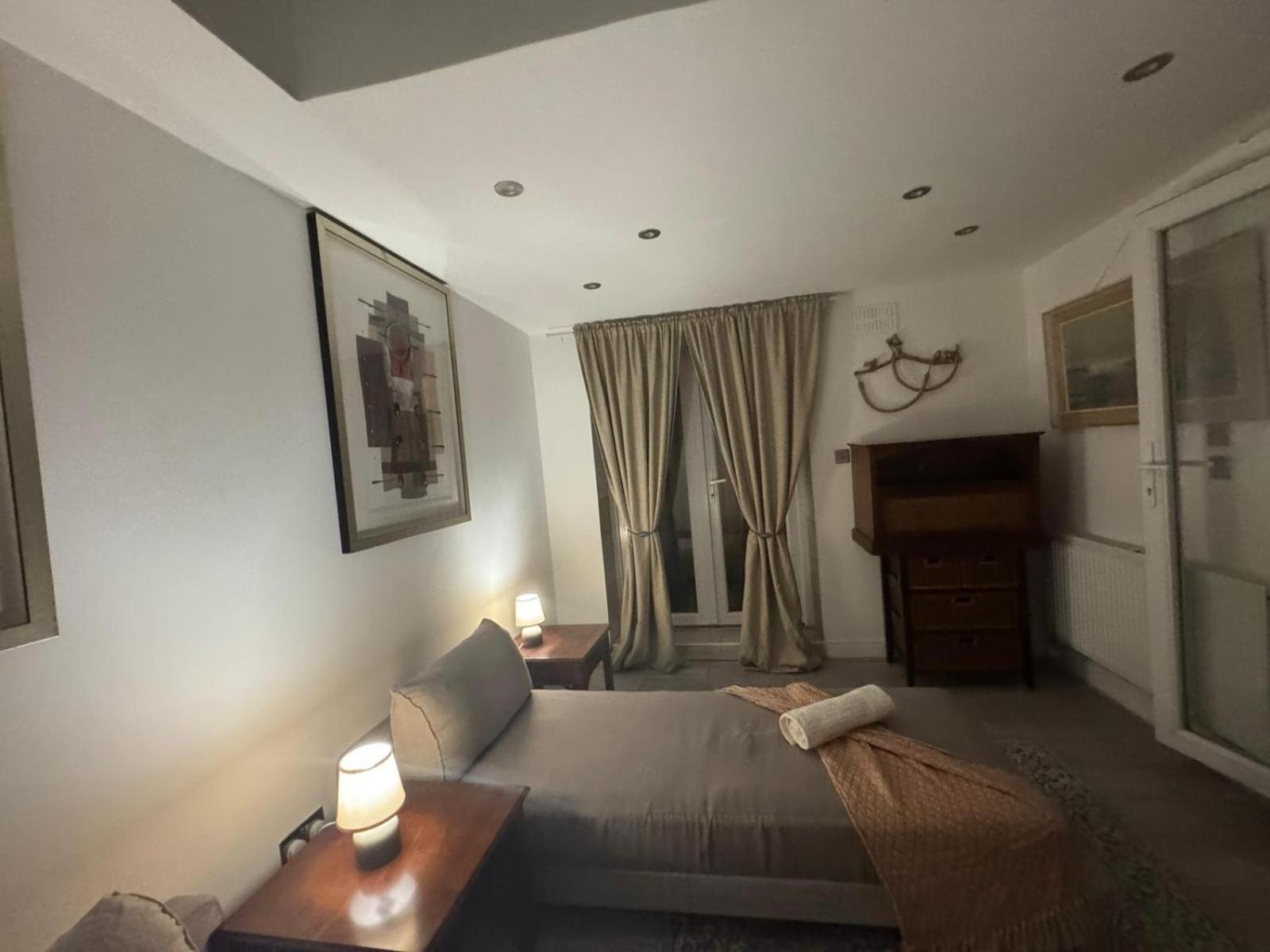Clapham Familly Apartment