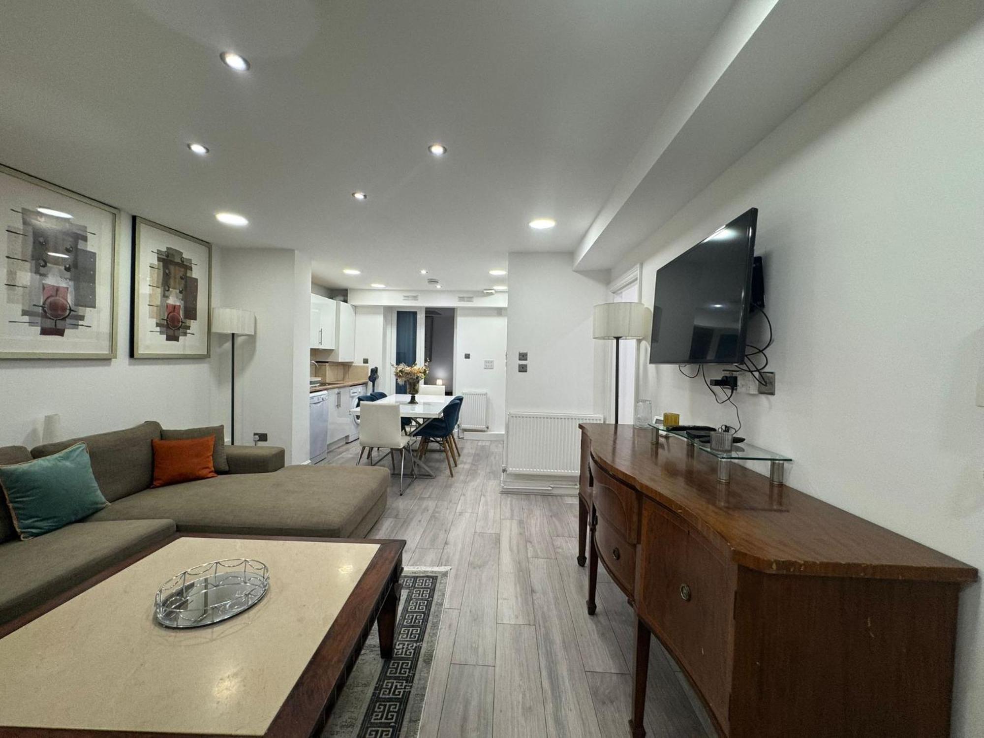 Clapham Familly Apartment