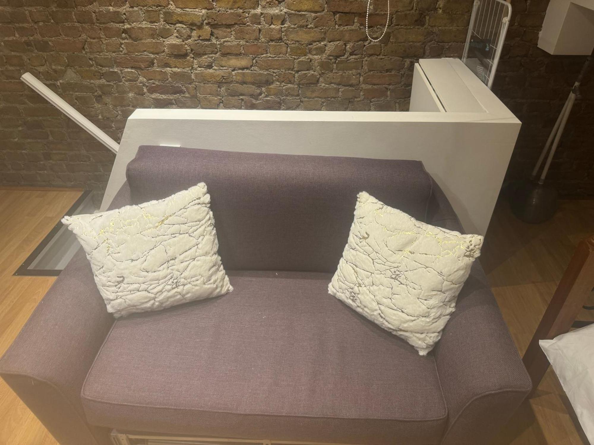 Apartment Flat Close To London