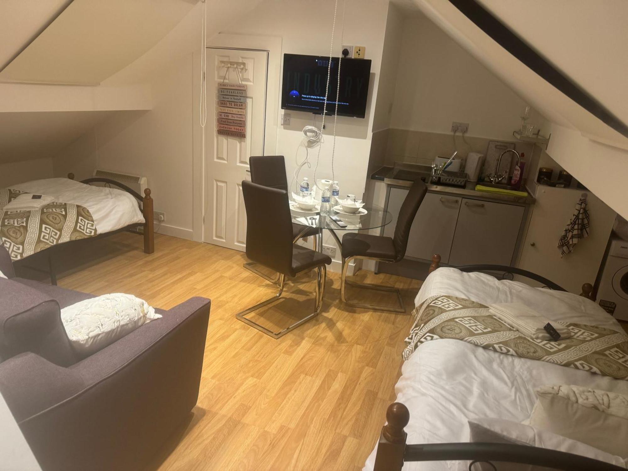 Flat Close To London