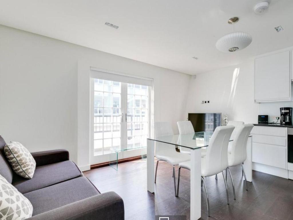 Apartment 2br Penthouse With Balcony London