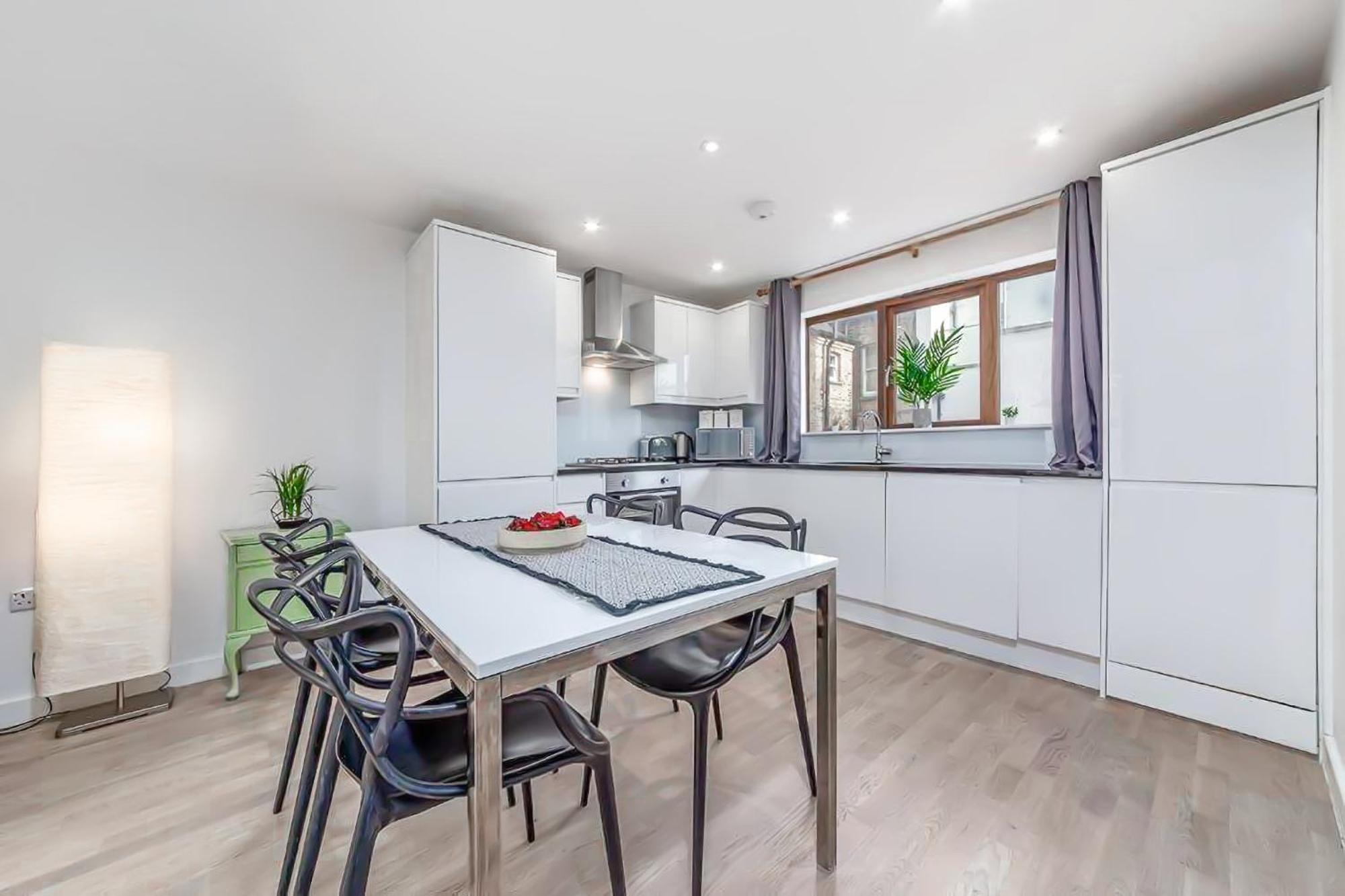 Amazing 2 Bed Bath Flat With Eye View Lm7 Apartment London