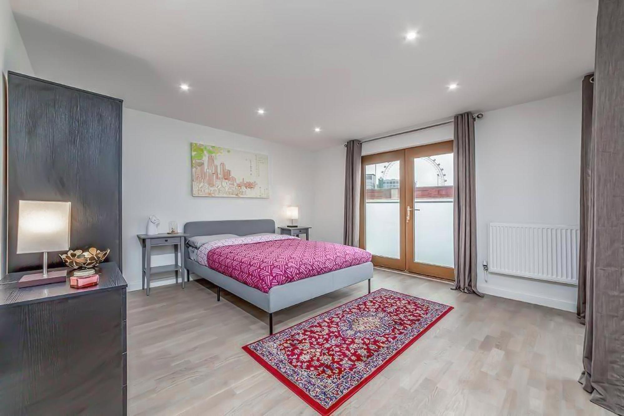 Amazing 2 Bed Bath Flat With Eye View Lm7 London