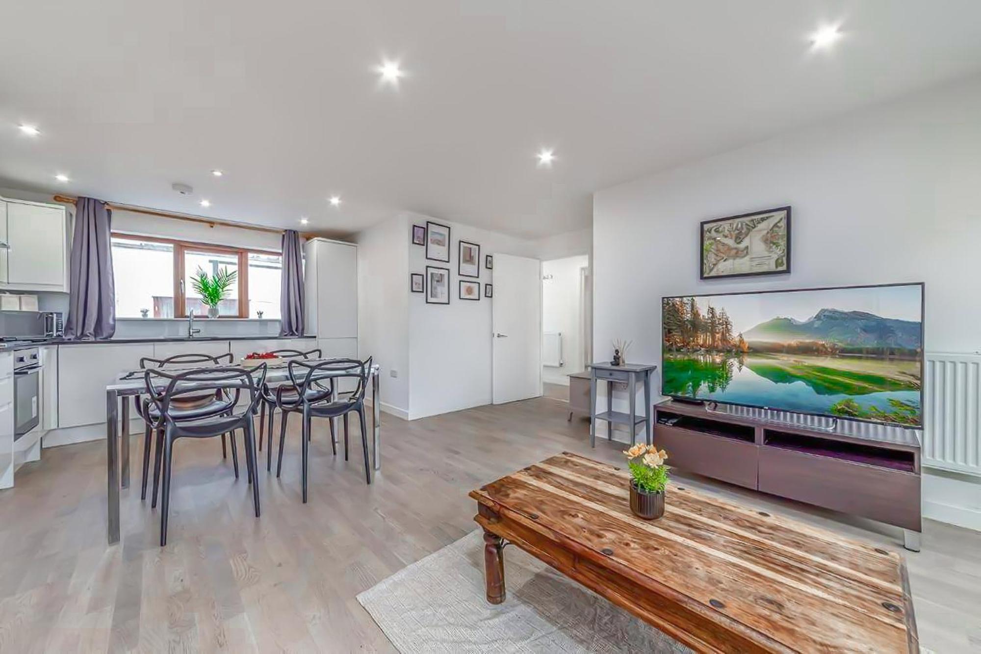 Apartment Amazing 2 Bed Bath Flat With Eye View Lm7