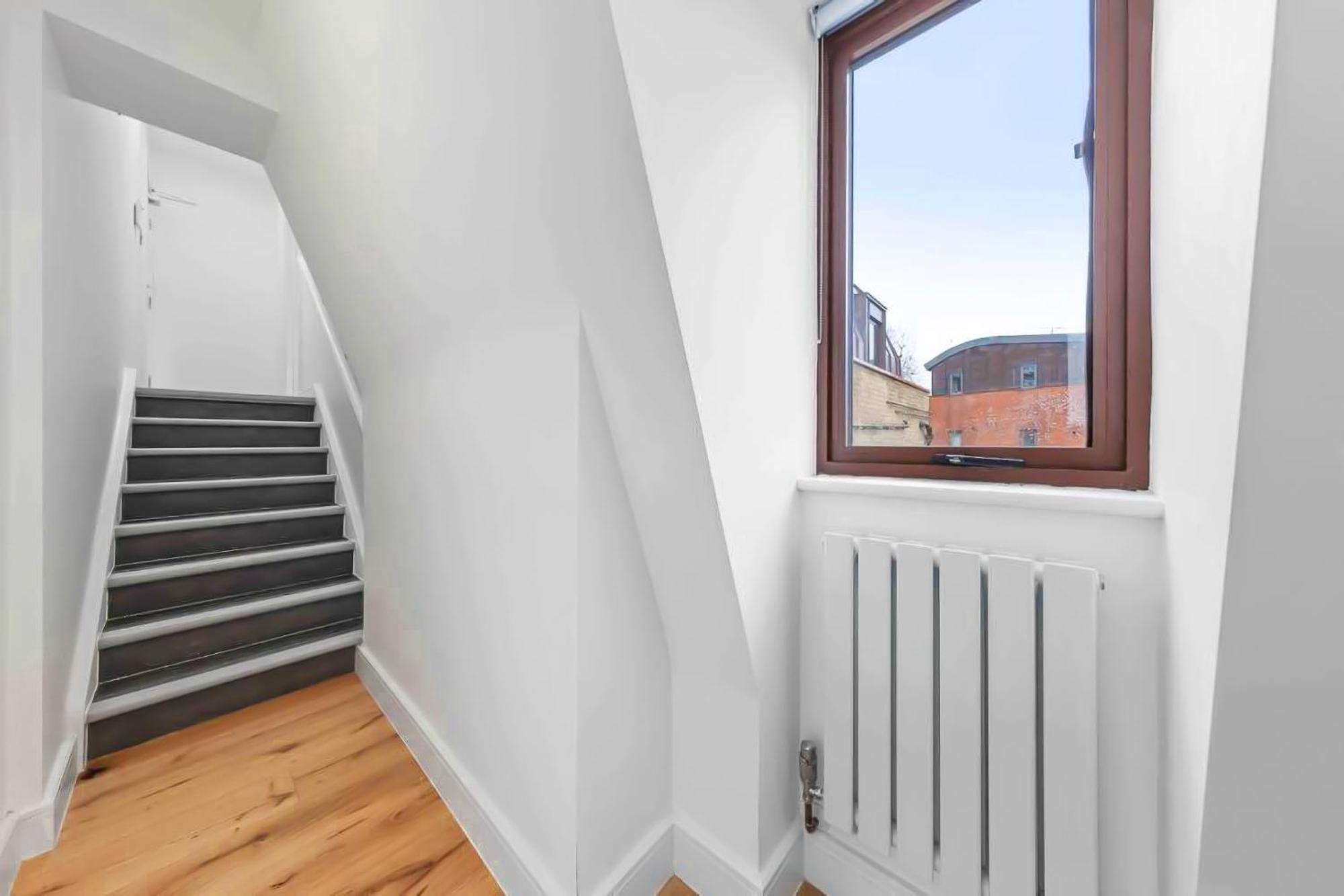 Serviced Apt In Central Lr3 London