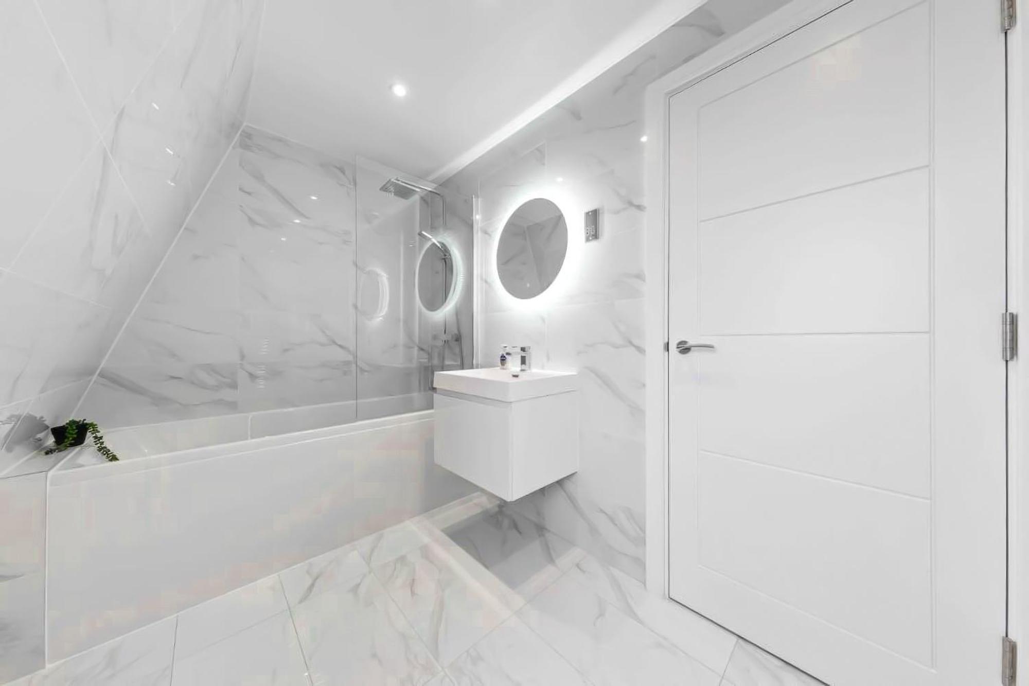 Apartment Serviced Apt In Central Lr3 London