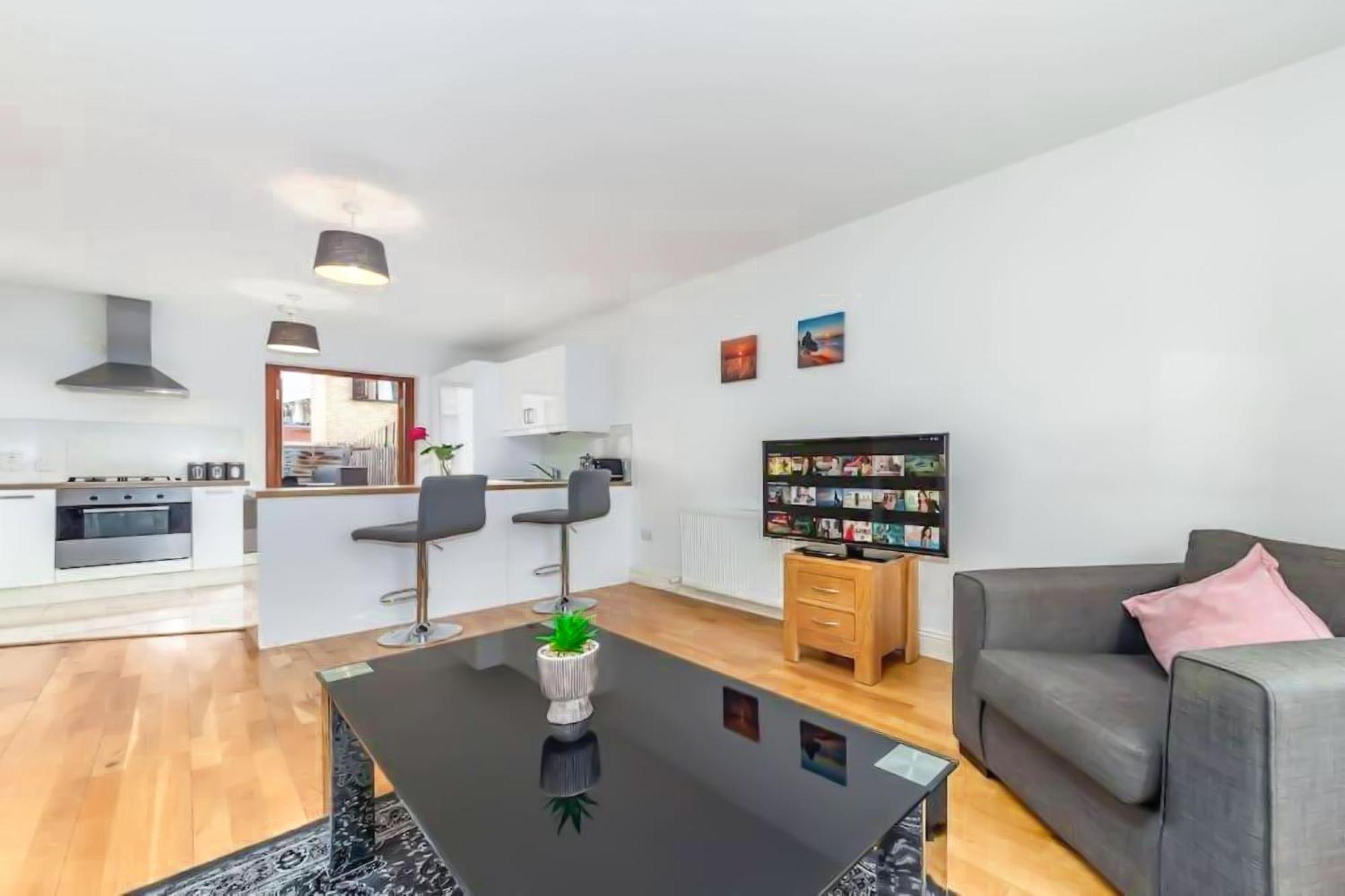 Lovely 2 Bedroom With Patio Waterloo Lm1 Apartamento