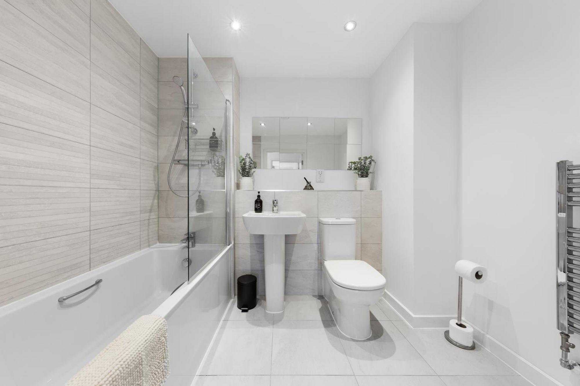 Luxury 3 Bed With Balcony