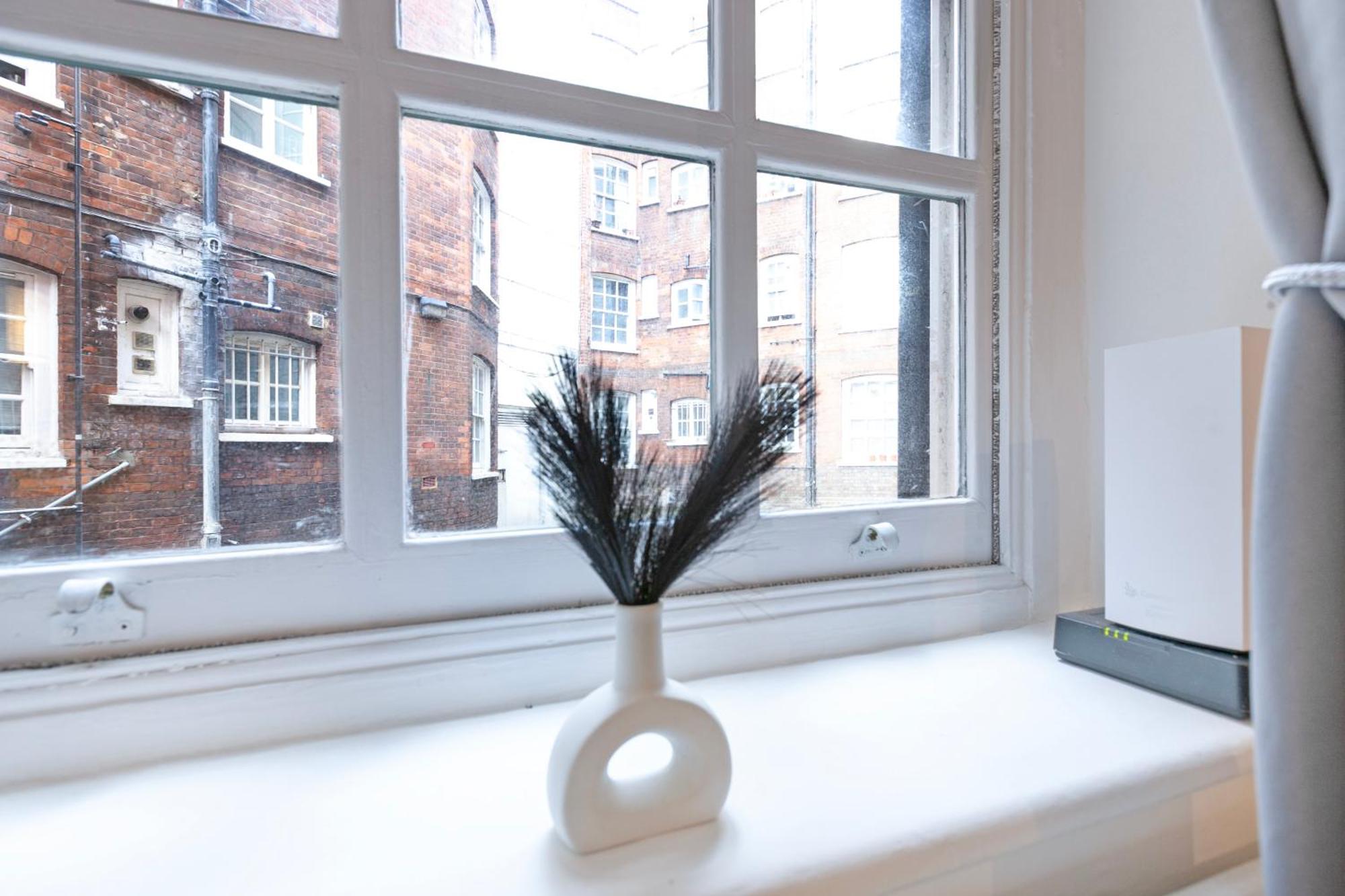 Beautiful One Bedroom Flat In Scott Ellis Gardens Londres