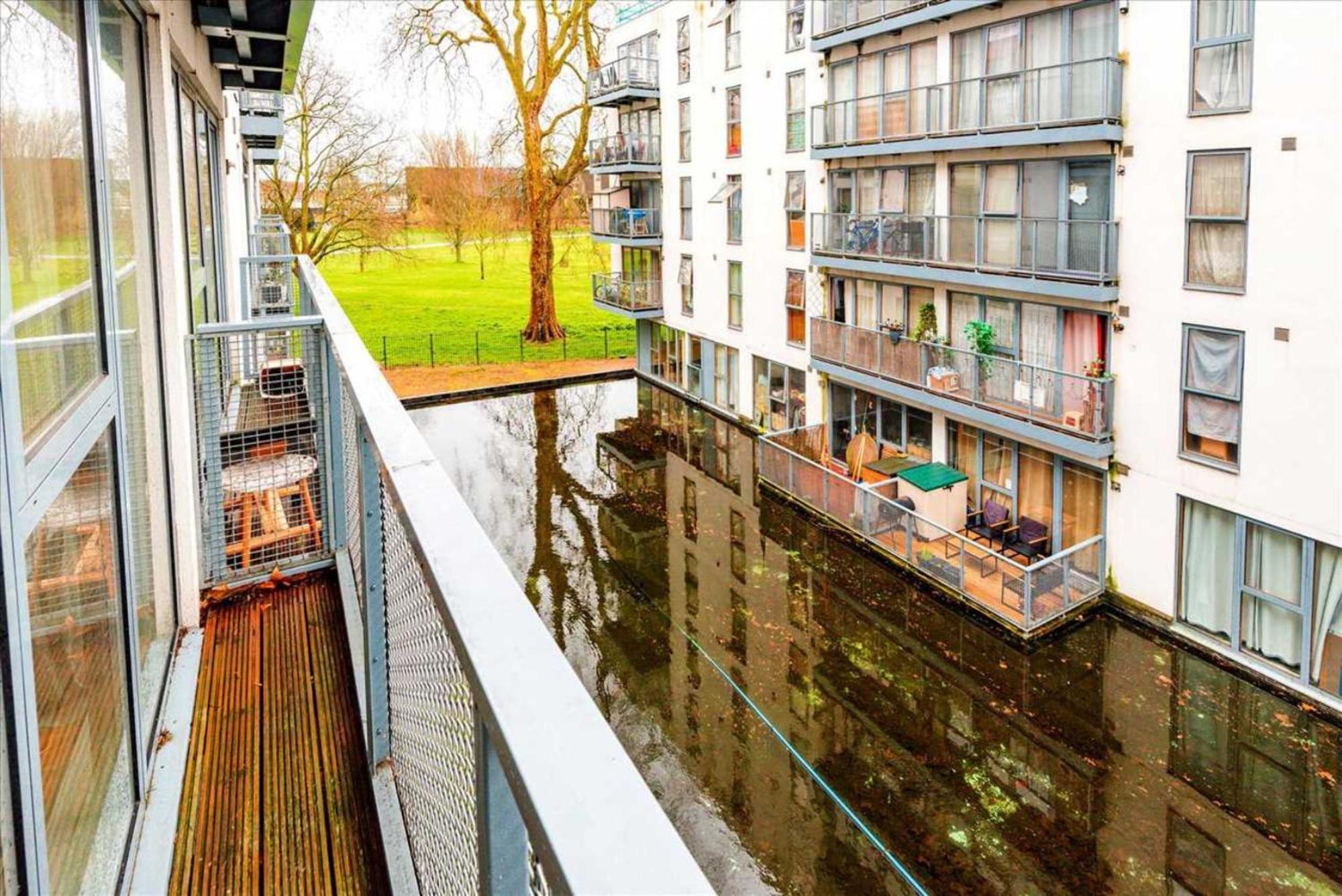 Cosy 2 Bed Hackney Sleeps 8