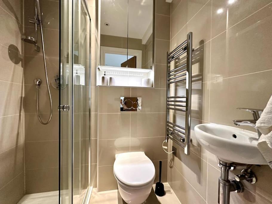 Royal Gateway Apartment London