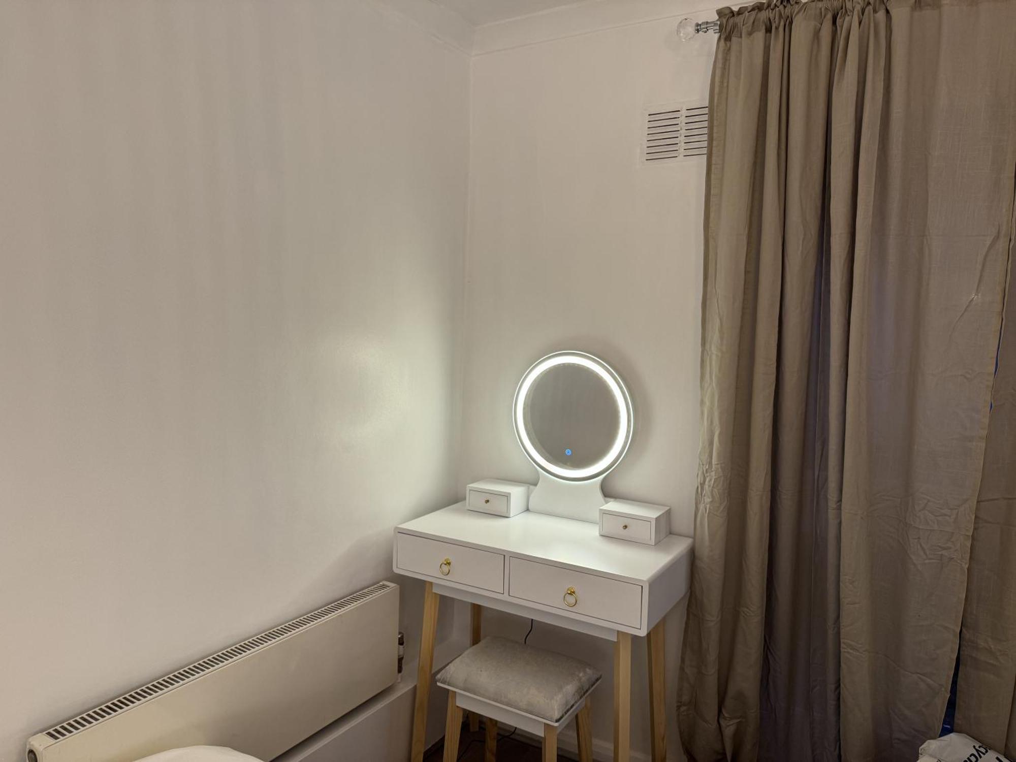 Stylish Entire With Private Garden In Camden, * Londen