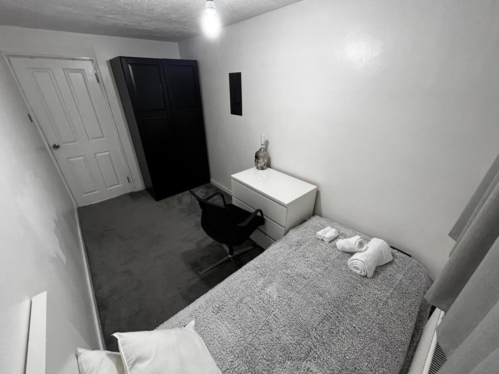 Plaistow Comfort- Single Homestay