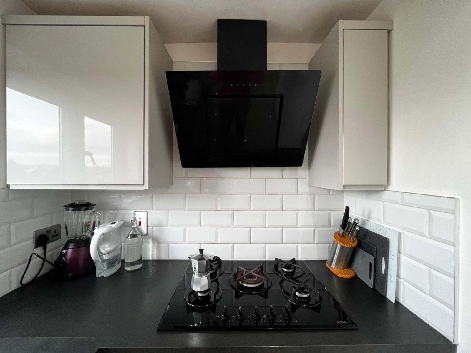 Plaistow Comfort- Single * London