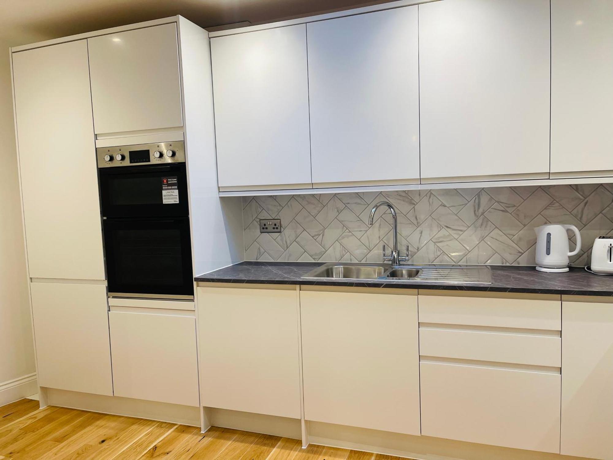 Fully Furnished Duplex In Askew Road * London