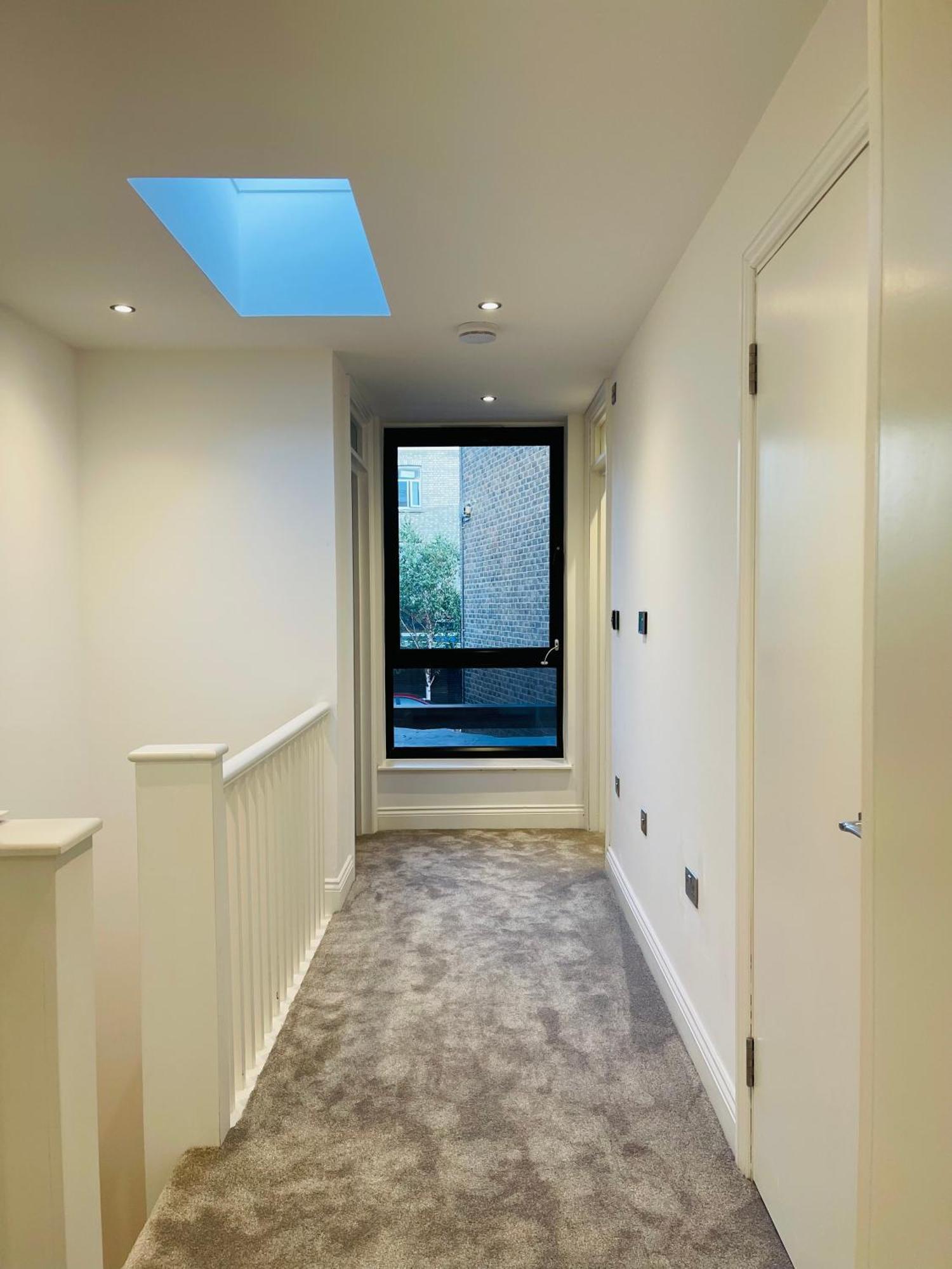 Apartment Fully Furnished Duplex In Askew Road London