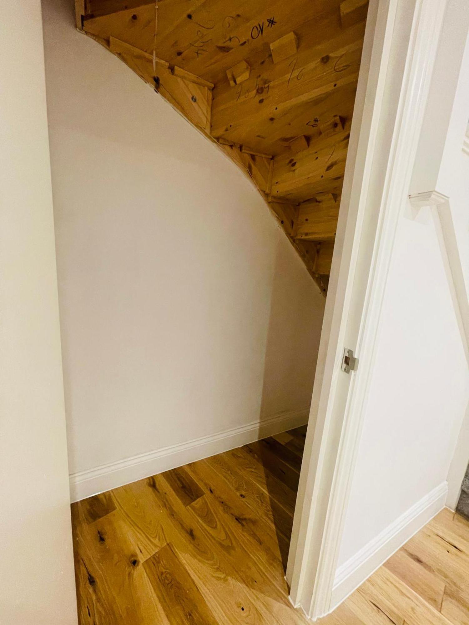 Fully Furnished Duplex In Askew Road Apartment