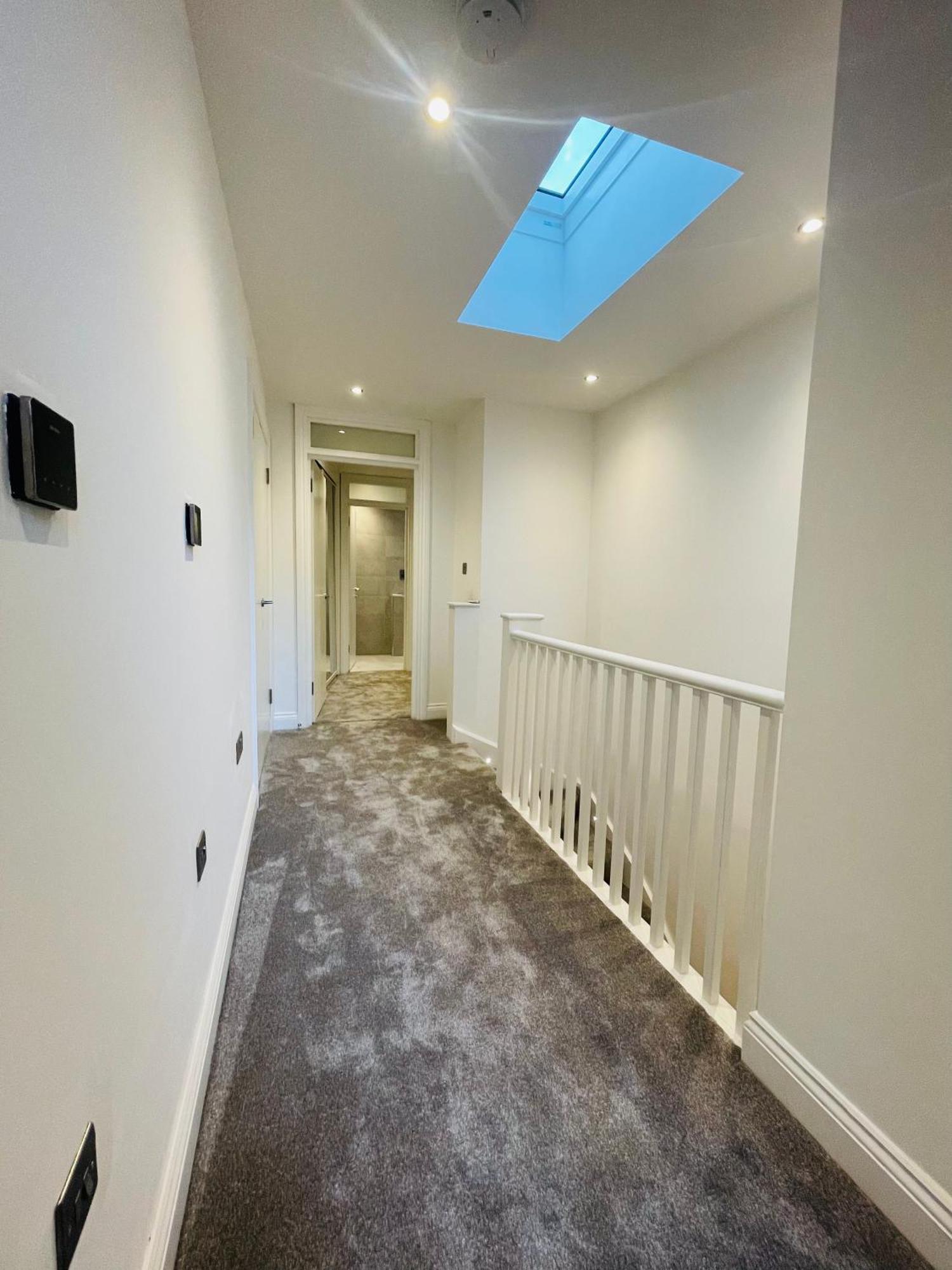 Fully Furnished Duplex In Askew Road London