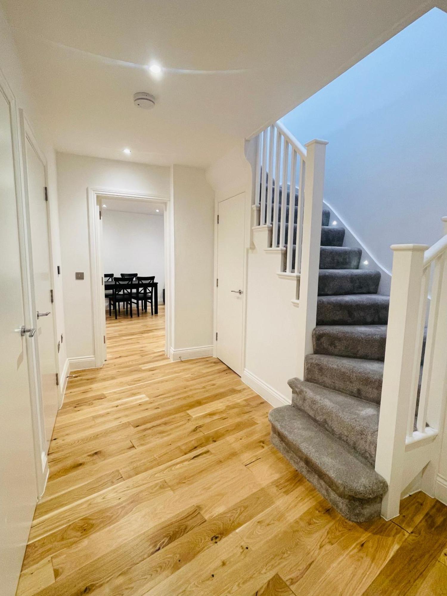 Fully Furnished Duplex In Askew Road * London