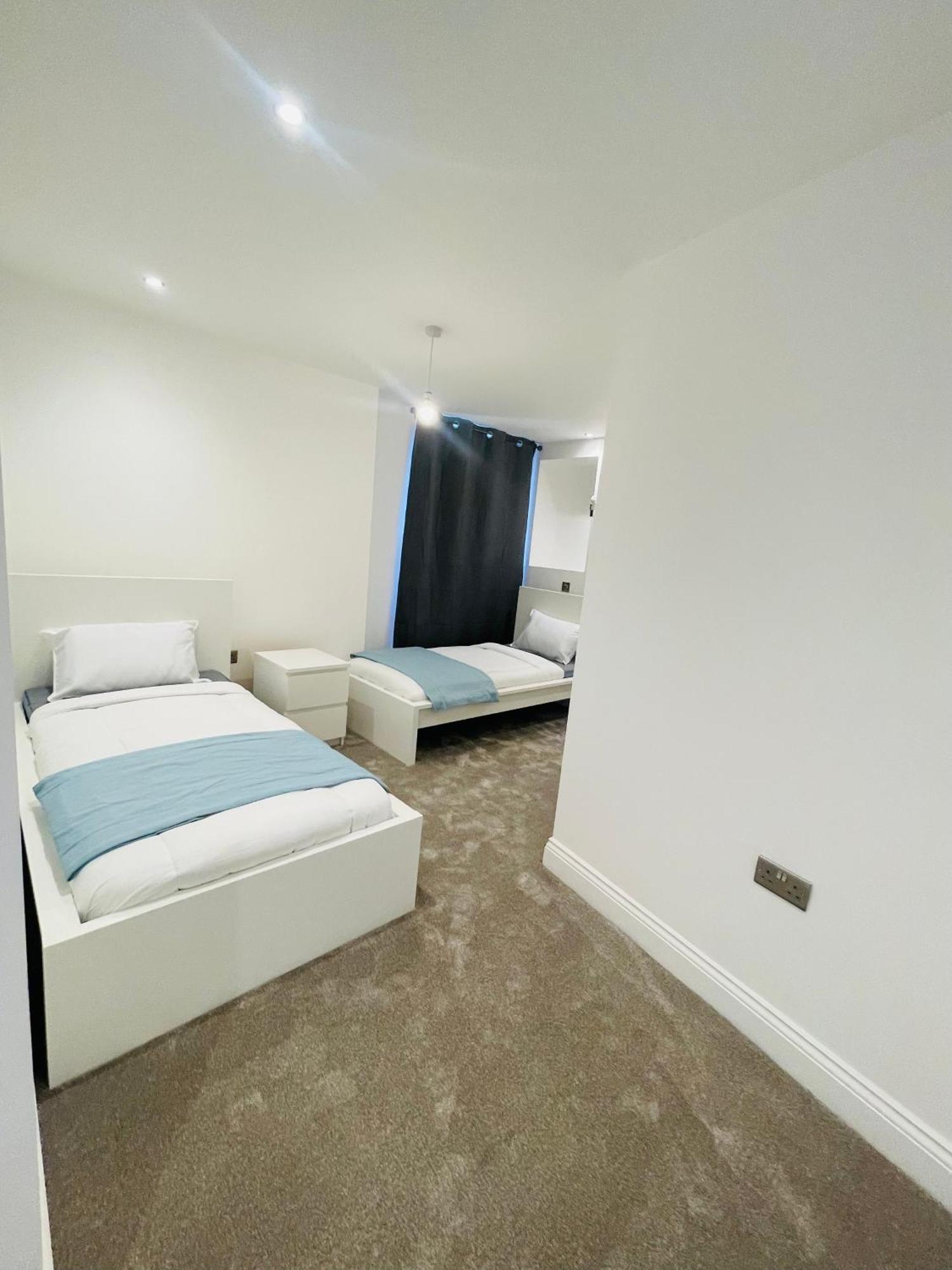 Apartment Fully Furnished Duplex In Askew Road *