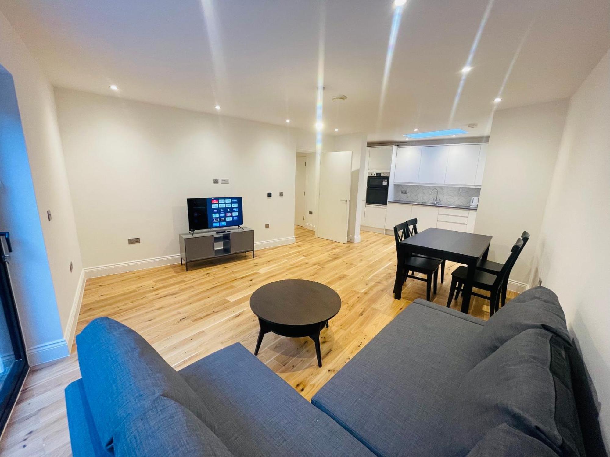 Fully Furnished Duplex In Askew Road *