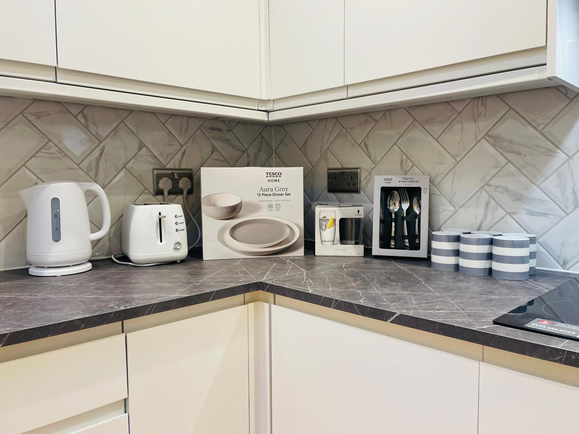Fully Furnished Duplex In Askew Road Apartment London