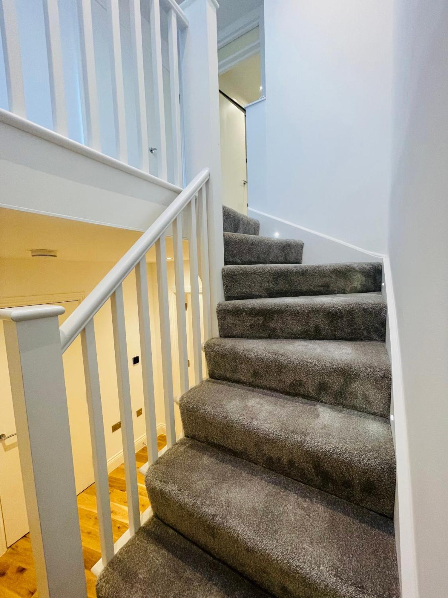 Apartment Fully Furnished Duplex In Askew Road *