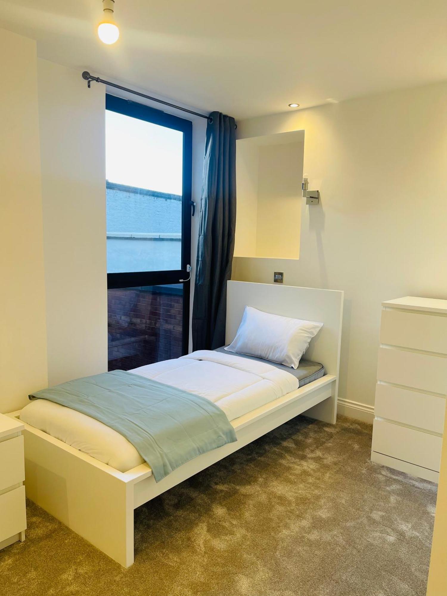 Fully Furnished Duplex In Askew Road Apartment London